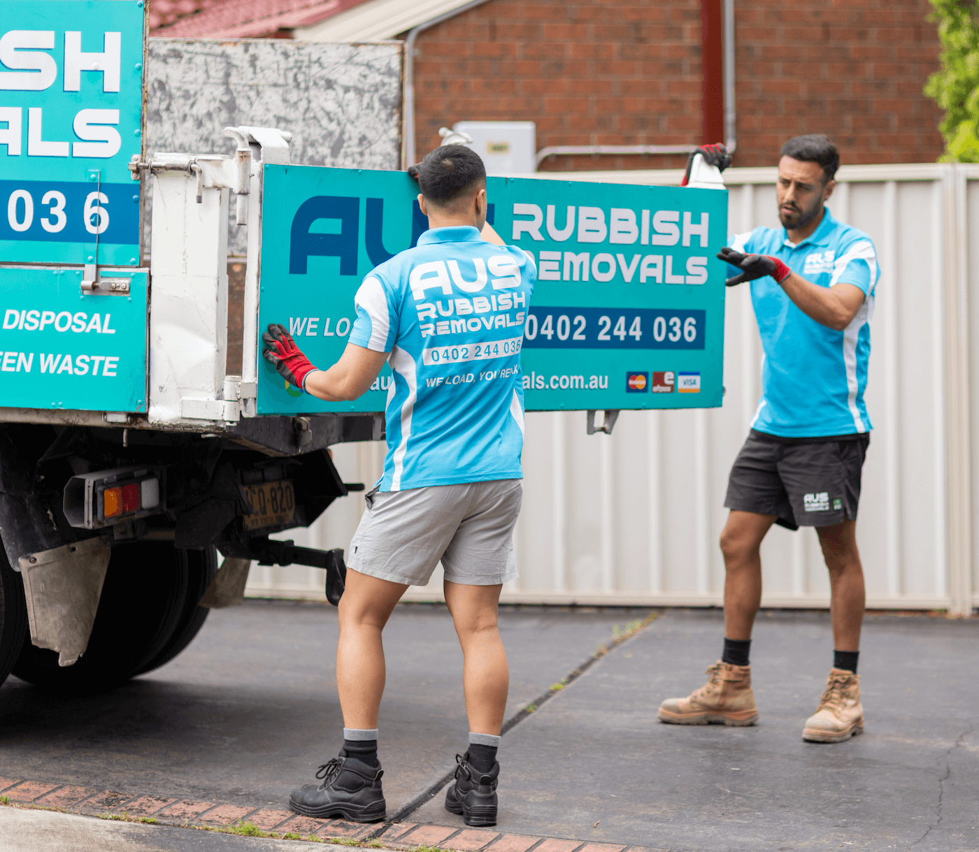 Rubbish removal staff in Sydney Aus Rubbish