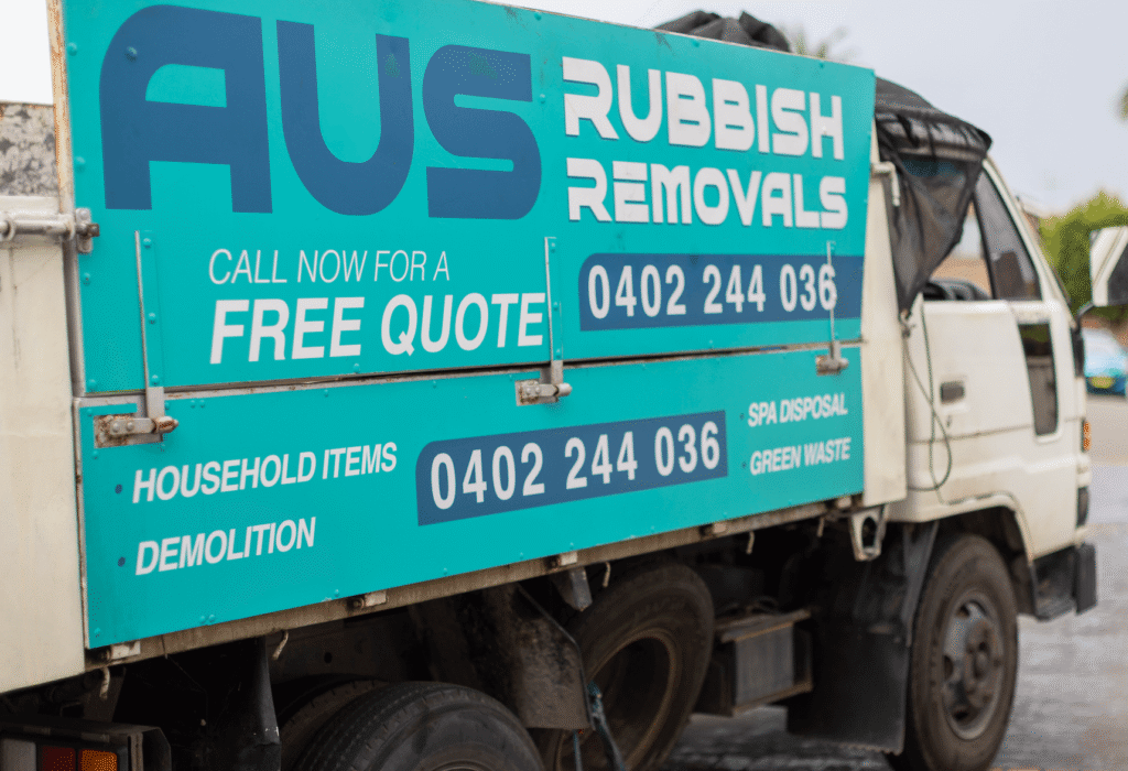 Rubbish removal truck (1)